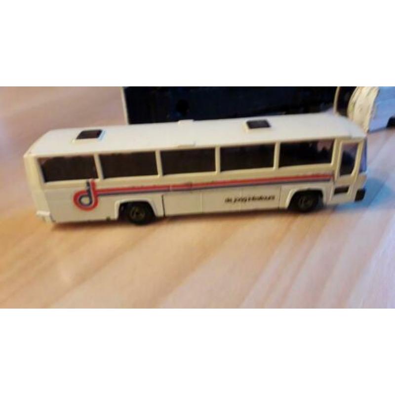 3 internationaal rijdende autobussen ,  alle  3 prima rijden