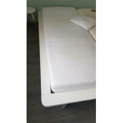2 persoonsbed incl lattenbodem en matrassen