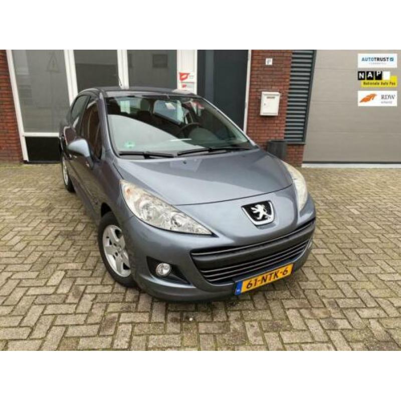 Peugeot 207 1.4 VTi Style Cruise / Airco / 5DRS / Nette Auto