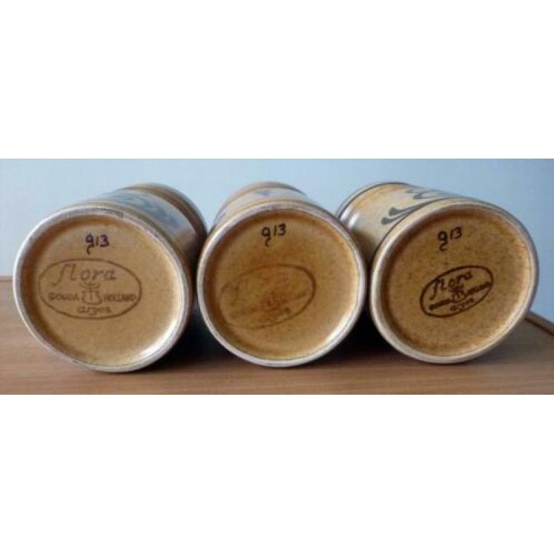 Drie puntgave Flora Gouda vaasjes decor Argos