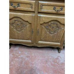 Queen Anne mooie bewerkte dressoir
