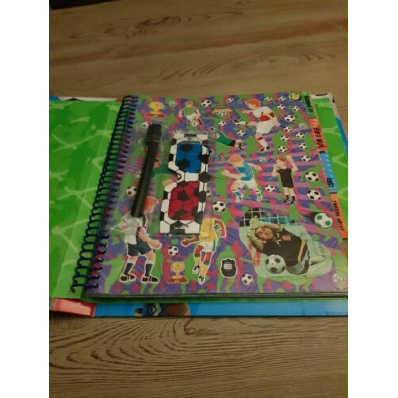Super voetbalfun 3d, Onwijs leuk kinderspeelboek