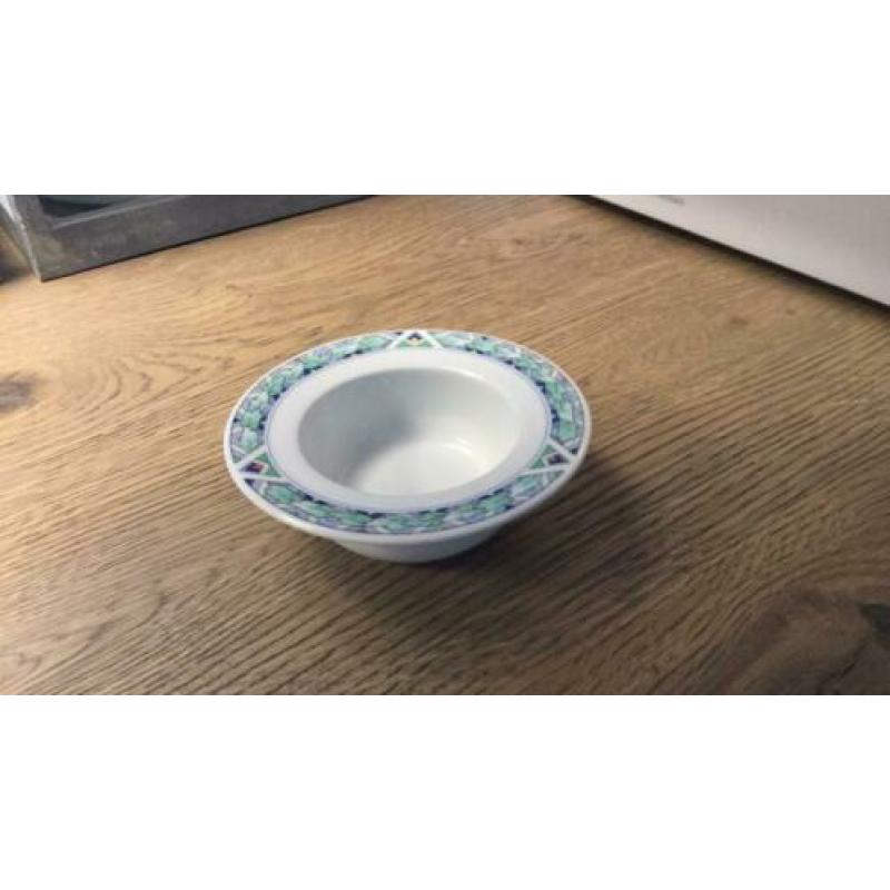 8 ontbijtbordjes etc.