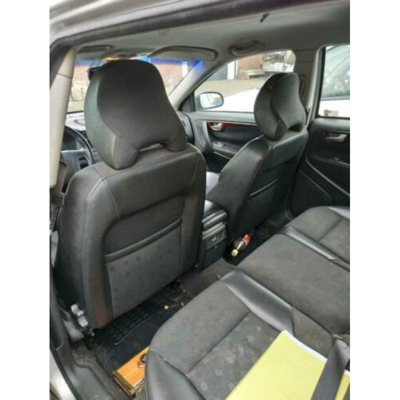 Volvo V70 2.4 140PK AUT 2000 Grijs nu Met apk nieuw