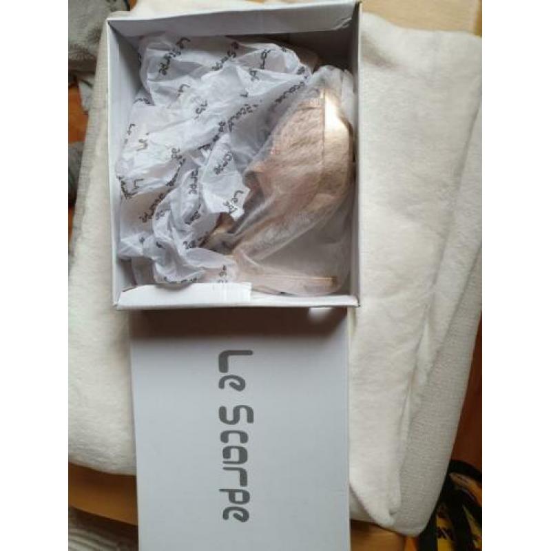 Nieuw italiaanse dames schoenen maat 36-37. Champagne kleur.