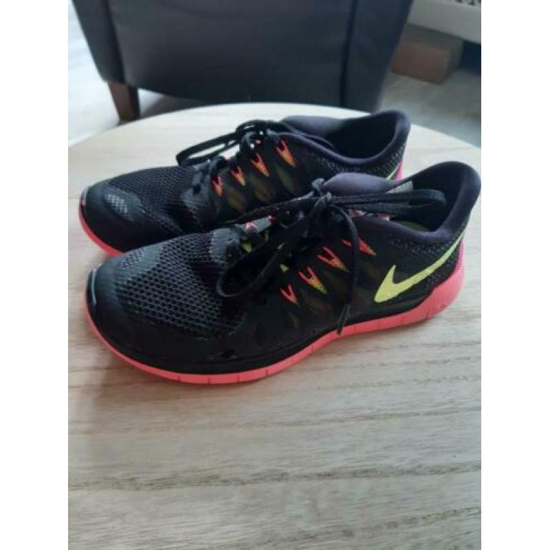 Leuke sportschoenen (38.5)