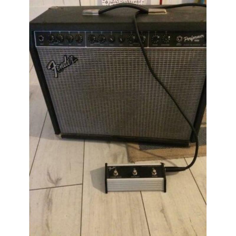 Fender Performer 1000
