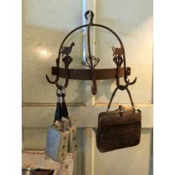 Brocante oude ijzeren wildhaak / half rond