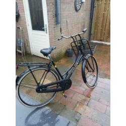 Opoefiets met bakkersrekje