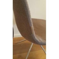 2 stoffen eetkamer stoelen van Zuiver