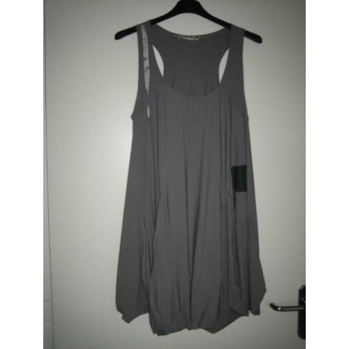 Prachtige grijze tuniek FEMMES JE VOUS AIME 38-40 Snazzeys