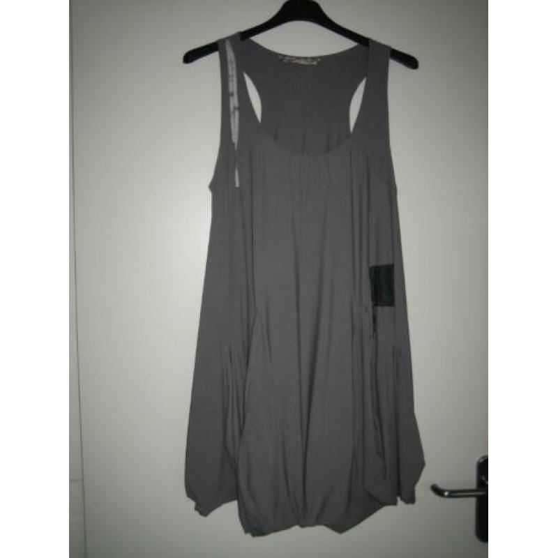 Prachtige grijze tuniek FEMMES JE VOUS AIME 38-40 Snazzeys