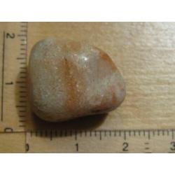opruiming: 2x aparte edelsteen ZONNESTEEN (6)