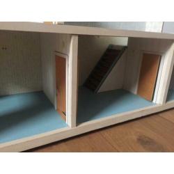 Retro Lundy poppenhuis