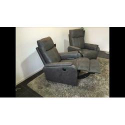 Te koop, als nieuw: 2 ELEKTRISCHE relax fauteuil.