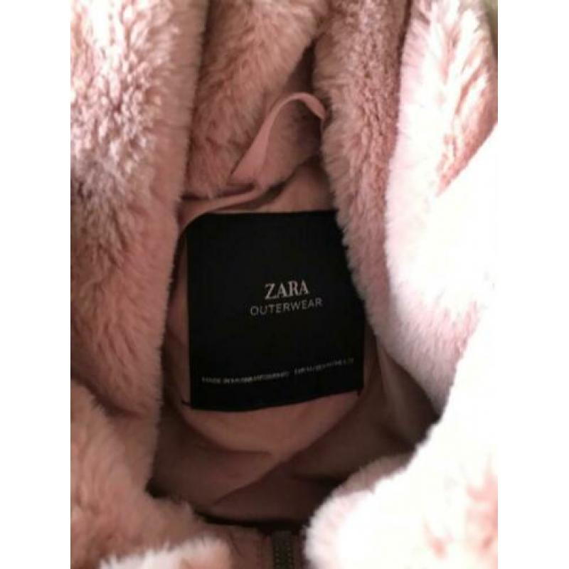 Super leuke ZARA winterjas, maat M. Maar 1 x gedragen.