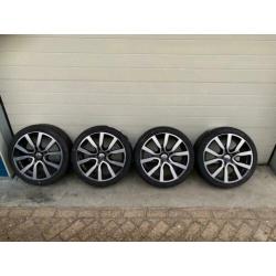 Volkswagen Golf velgen met gloednieuwe banden