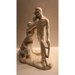 Wit plateel beeld art deco van een arbeider vrouw en kind