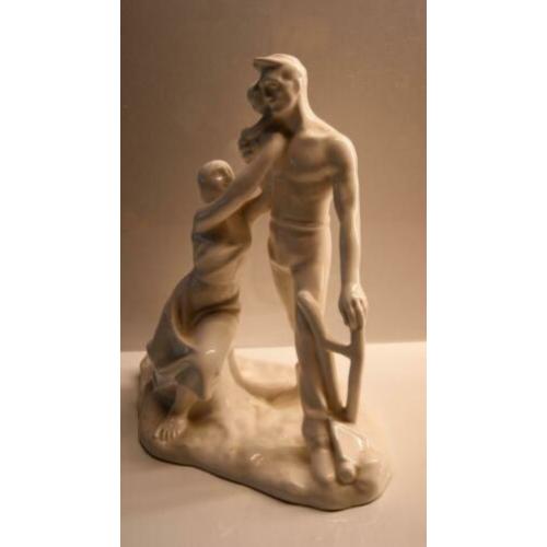 Wit plateel beeld art deco van een arbeider vrouw en kind