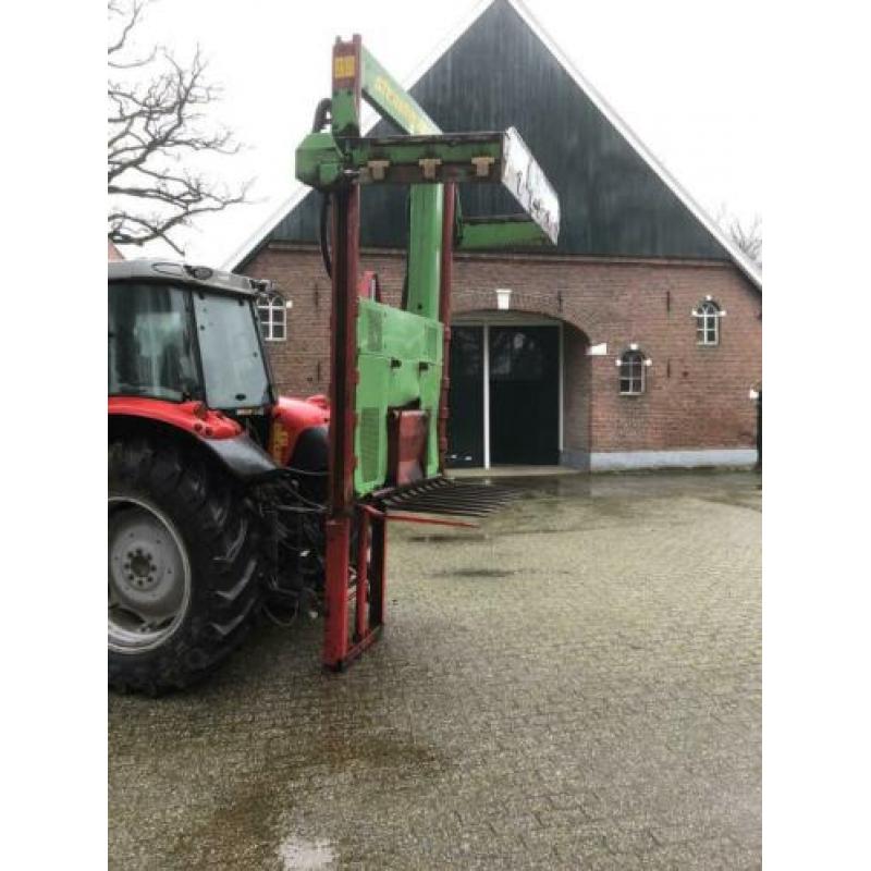 Kuilvoersnijder met hefmast