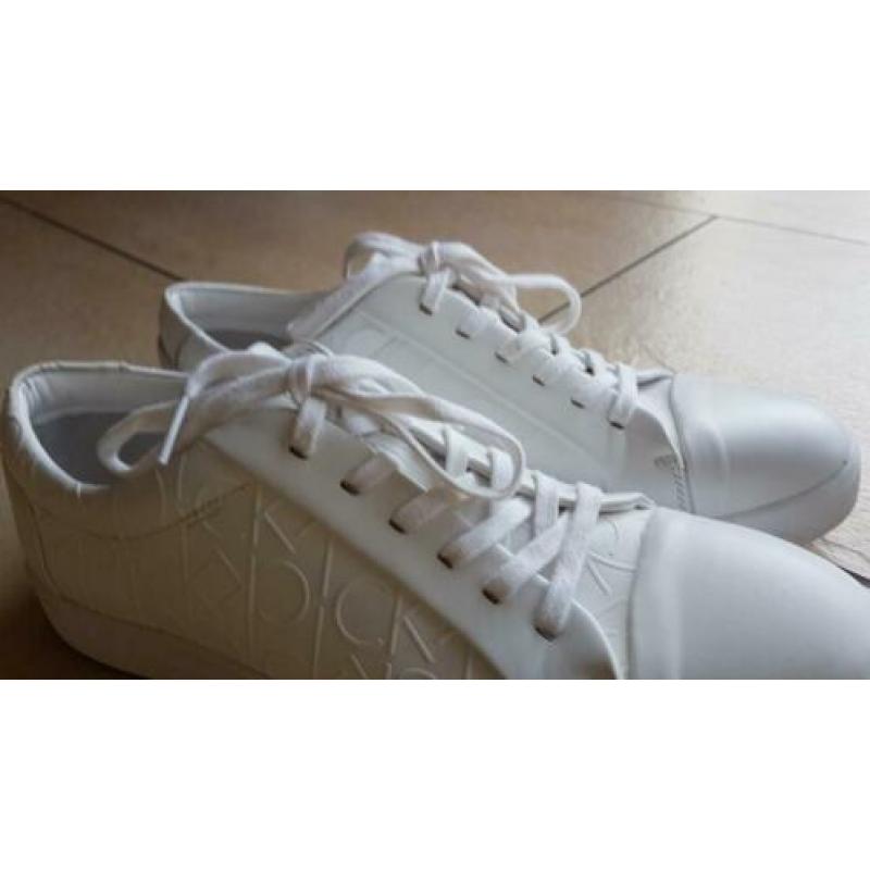 Calvin Klein schoenen / sneakers off white mt 44 zgan