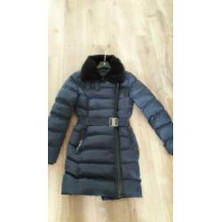 Winterjas maat 36. Bijna nieuw. Kleur donkerblauw