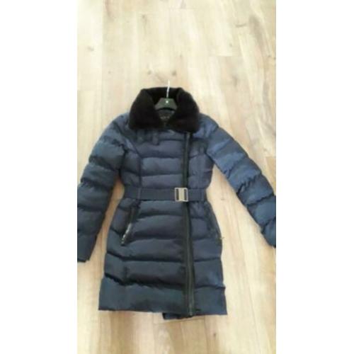 Winterjas maat 36. Bijna nieuw. Kleur donkerblauw