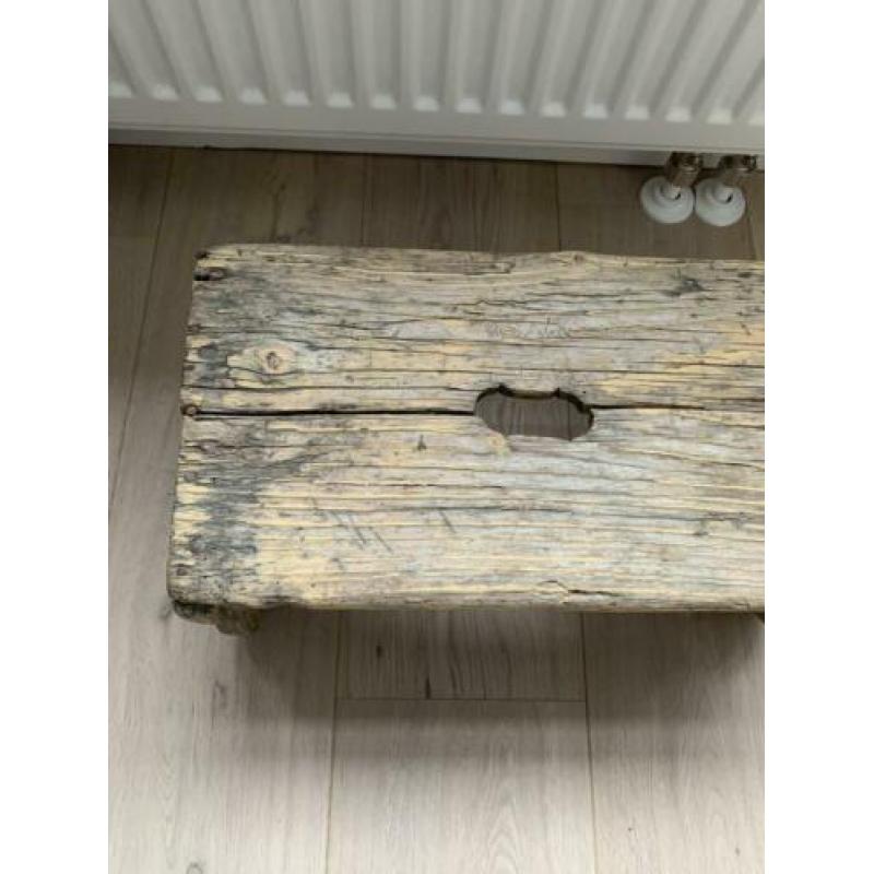 Klein brocante houten krukje