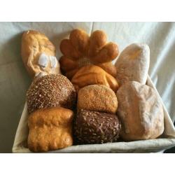 Rieten Mand met Decoratief Brood (107)
