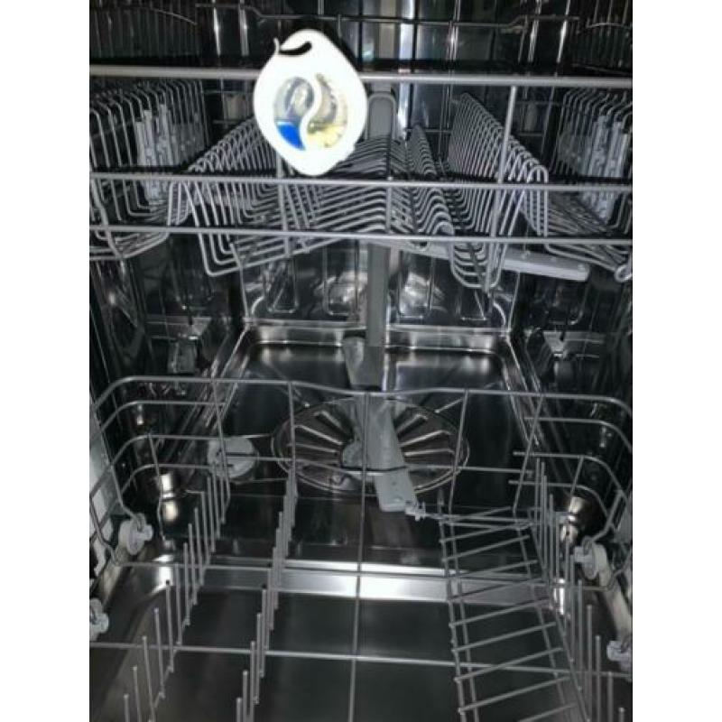 Zanussi vaatwasser XXL 2 jaar oud!