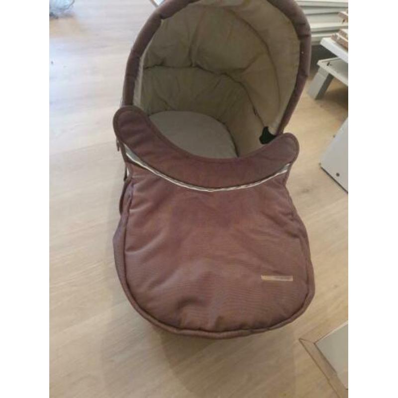 Musty kinderwagen GRATIS