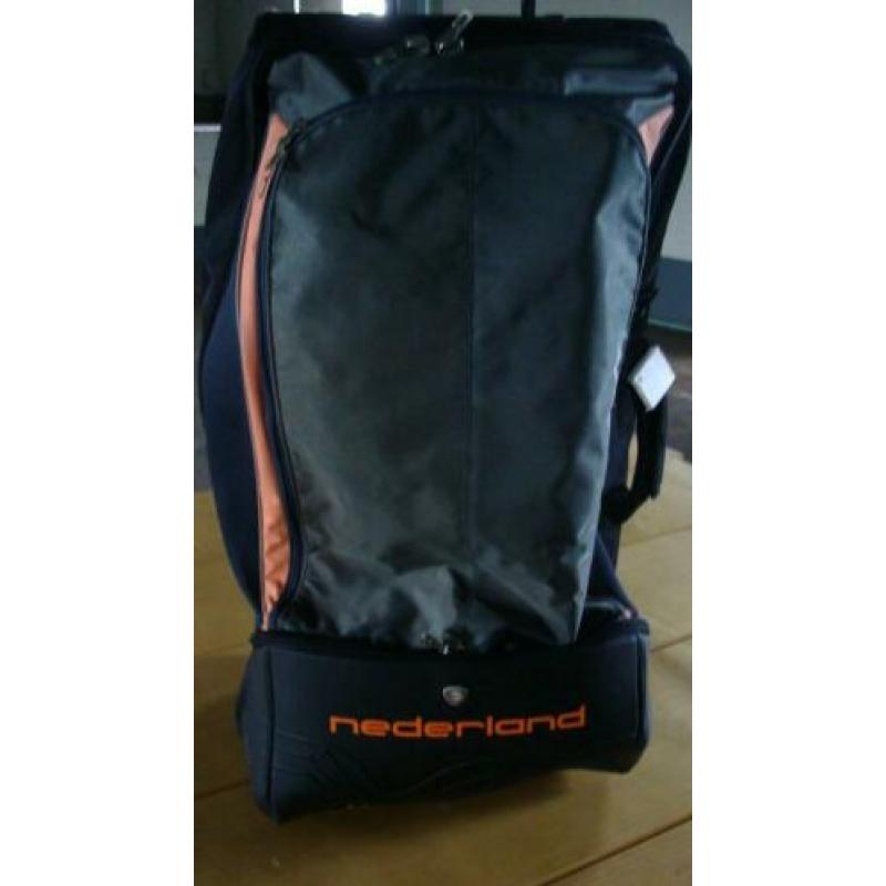 KNVB Sporttas op wieltjes