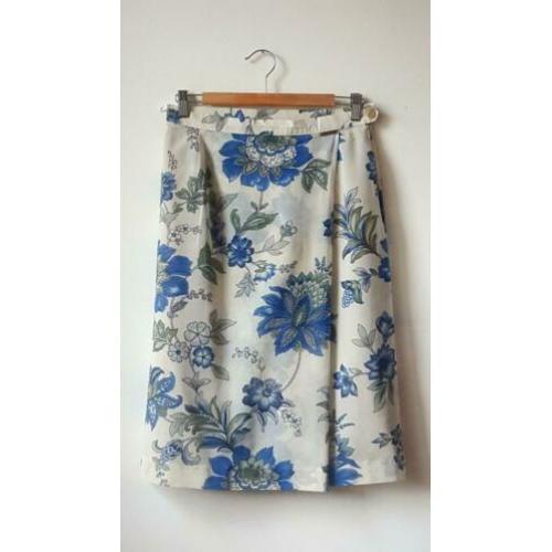 Geiger mooie rok met blauwe bloemen maat 40