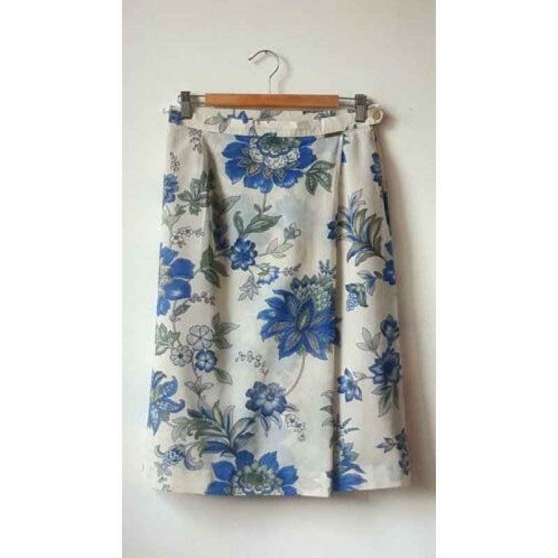 Geiger mooie rok met blauwe bloemen maat 40