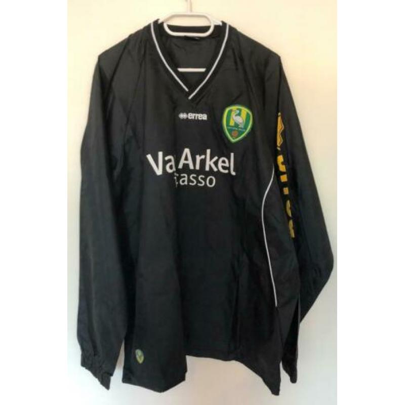 Ado Den Haag kleding