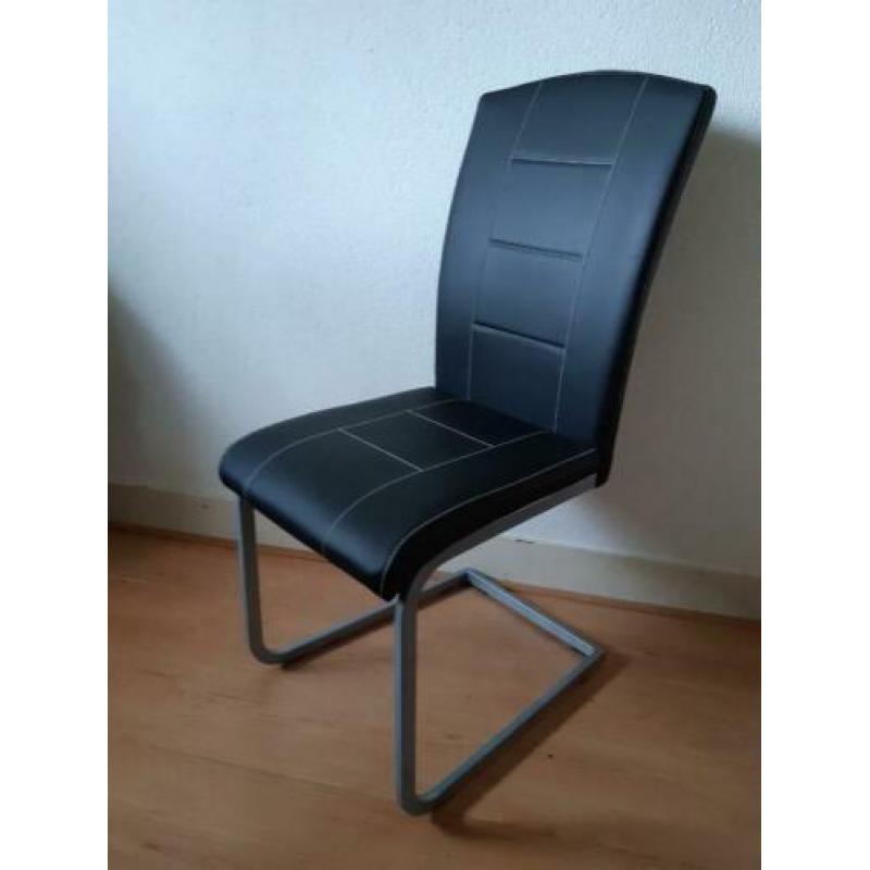 Mooie stoel voor slaapkamer of bureau stoel zgan