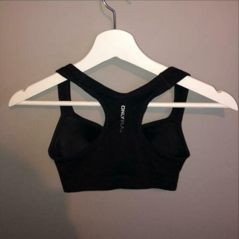 Only Play zwarte sport BH met vulling maat S