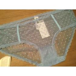 3 stuks... Nieuwe, luxe slips in maat L