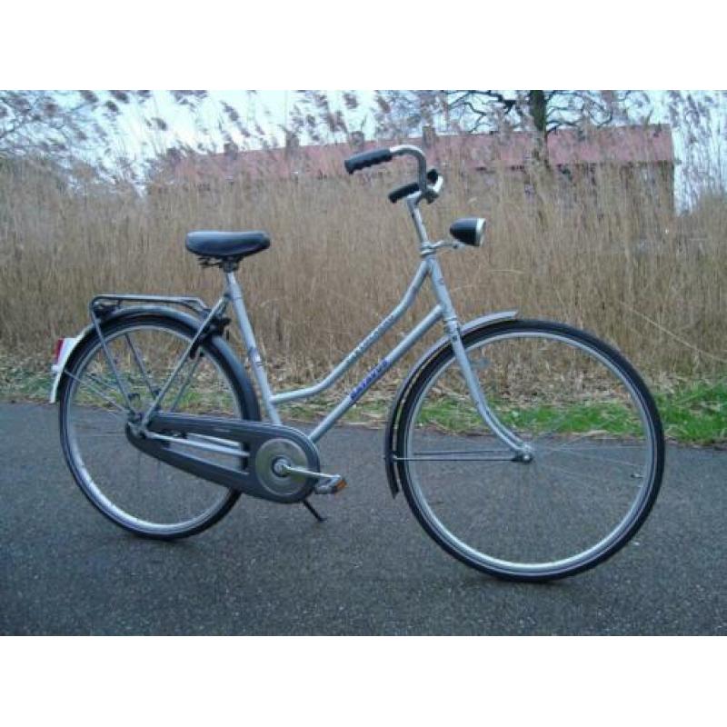 Sterke 28inch Batavus damesfiets met remnaaf, rijklaar