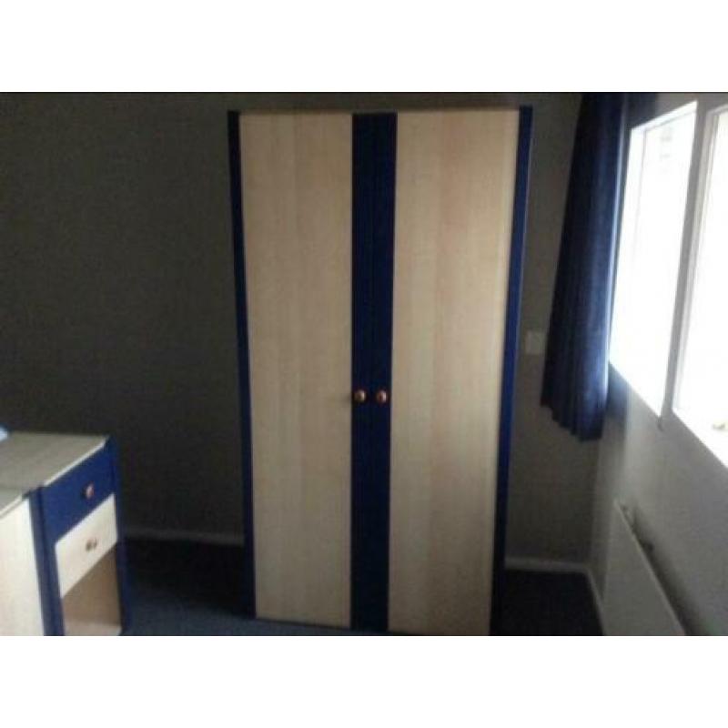 Zeer mooie Emdeka Jongenskamer Bed, kast,bureau, nachtkastje