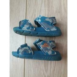 Adidas Altaswim slippers maat 19
