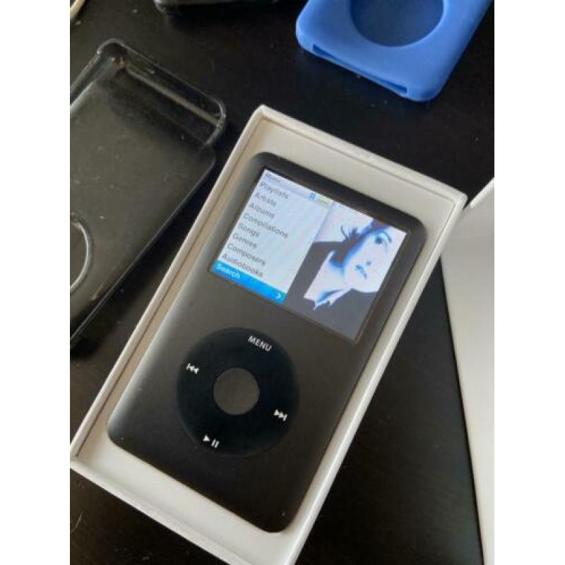 Ipod Classic 160gb Black + hoesjes
