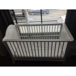 Luxe peuterbed incl matras en bodem