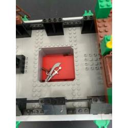 Roodbaards piratenschip lego in elkaar compleet