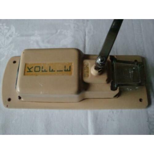 Antieke vintage koffiemolen PeDe