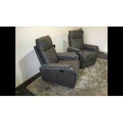 Te koop, als nieuw: 2 ELEKTRISCHE relax fauteuil.
