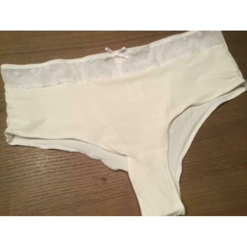 3 stuks... Nieuwe, luxe slips in maat L