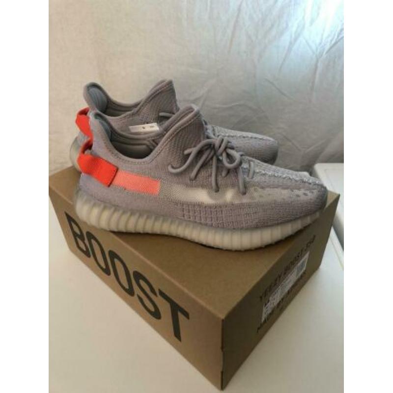 Adidas Yeezy Boost 350 V2 Tail Light, 43 1/3, deadstock