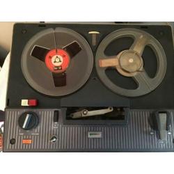 Oude bandrecorder van aristona voor de liefhebber.