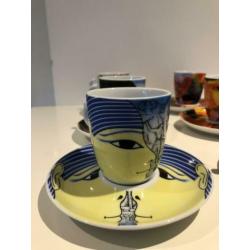 6 Yong koffiekopjes met schoteltjes